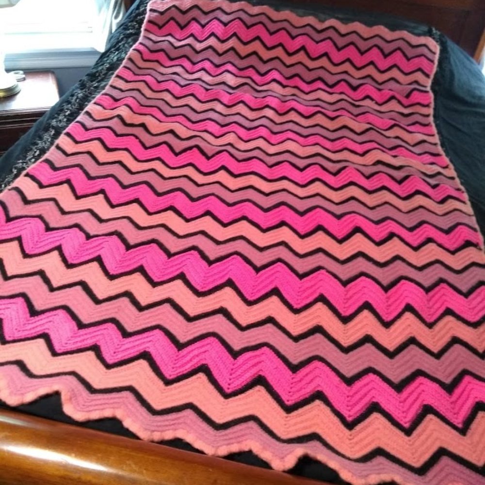 Vintage Handmade Crochet Ripple 48" x 72"